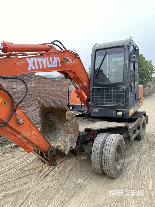 新源XYB75W-8挖掘机