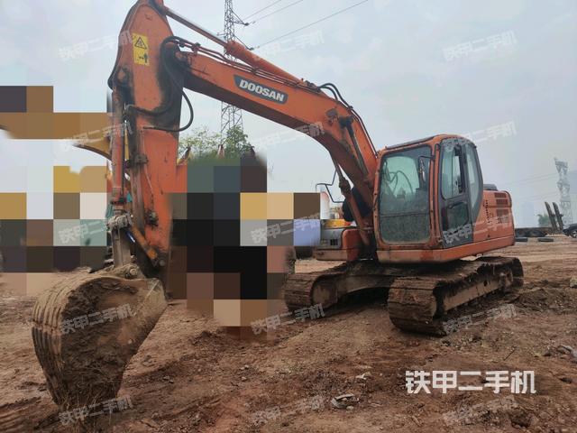 斗山DX150LC挖掘机