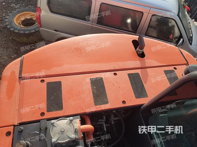 駕駛室頂部（整機外觀）