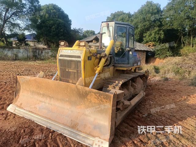 山推SD16标准型推土机