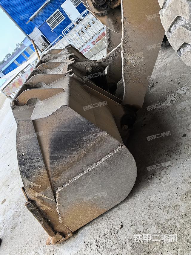 工作裝置整體（整機(jī)外觀及大件）