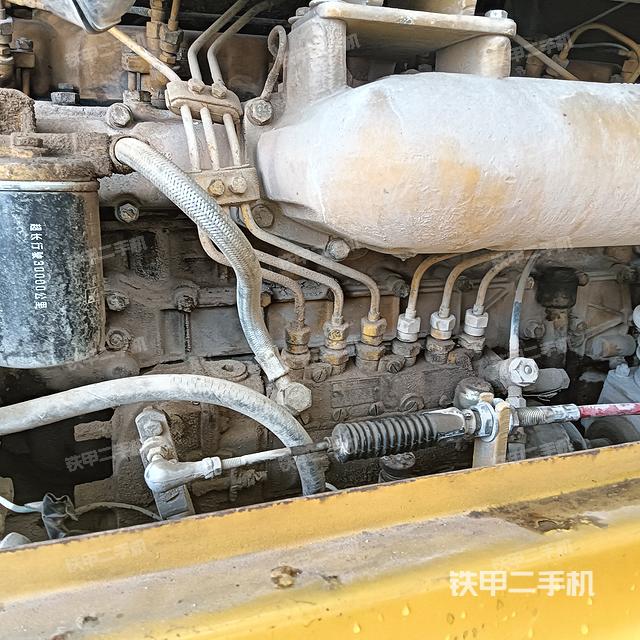 发动机左侧（整机外观及大件）