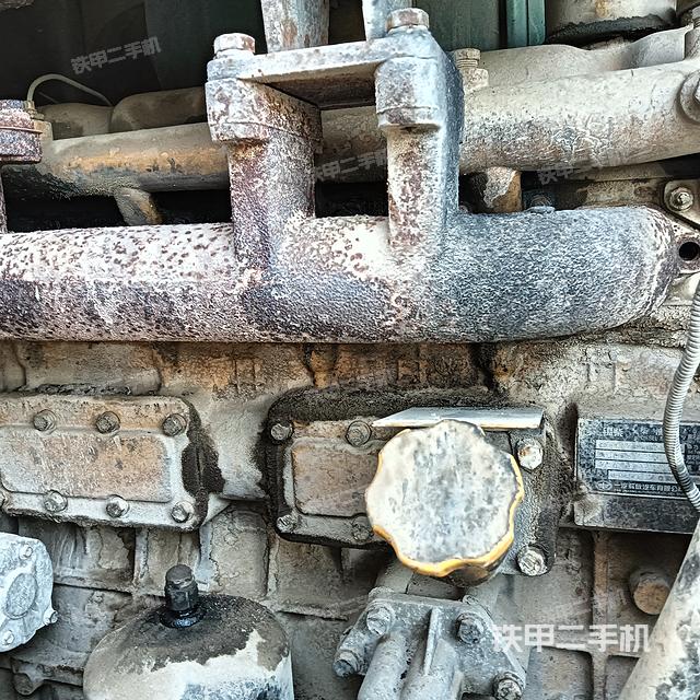 发动机右侧（整机外观及大件）