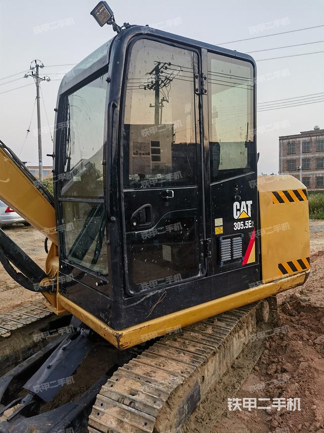 駕駛室整體（整機(jī)外觀）