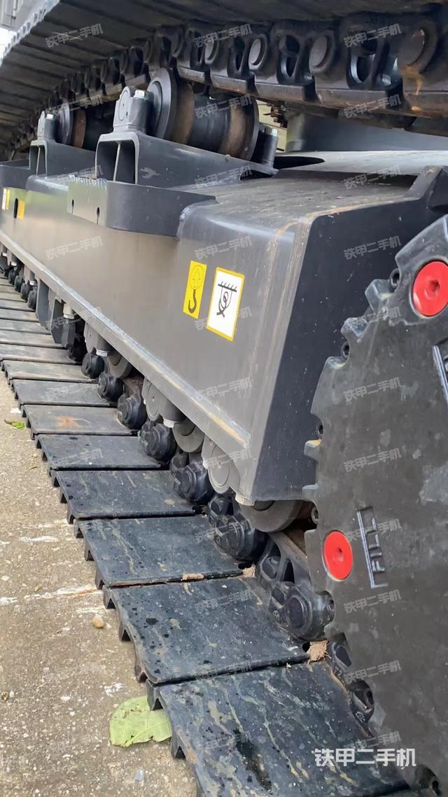 單側(cè)履帶整體（整機(jī)外觀）