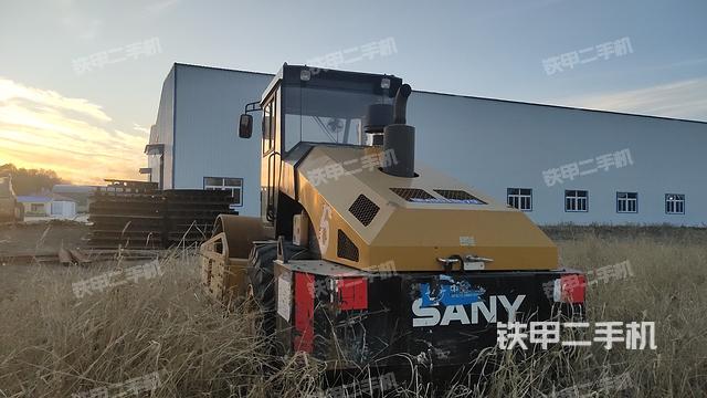 整機右側(cè)（設(shè)備外觀及核心部件）