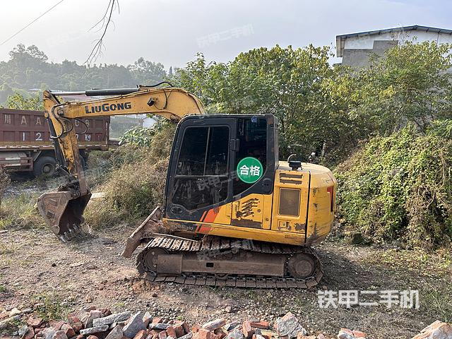 駕駛室整體（整機外觀）