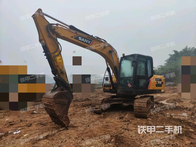 三一重工SY135C挖掘机