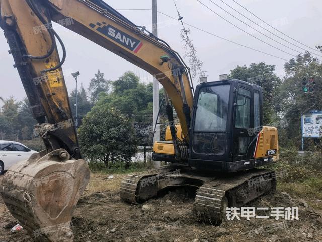 三一重工SY135C挖掘机