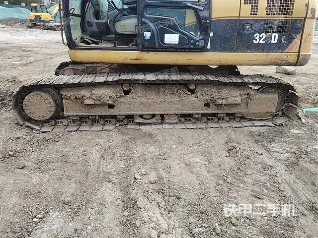 單側(cè)履帶整體（整機(jī)外觀）