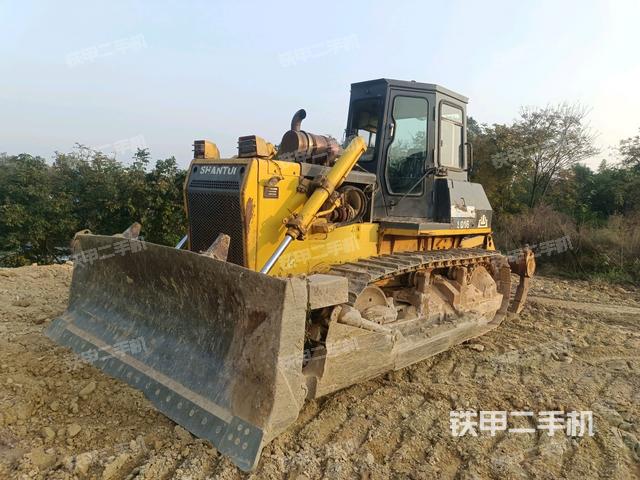 山推SD16标准型推土机