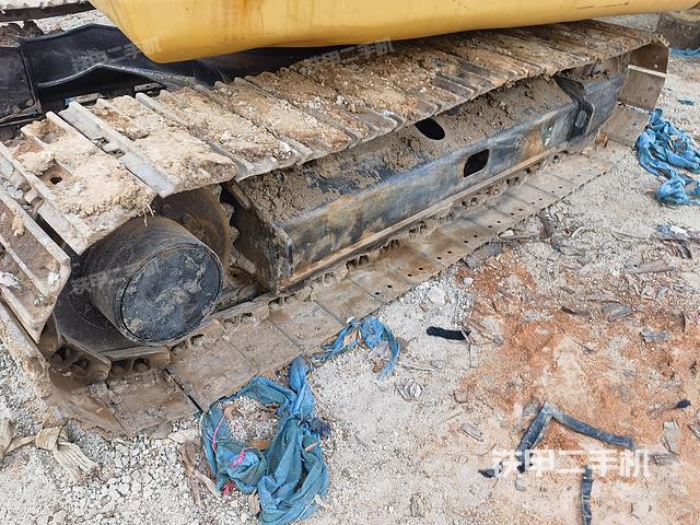 單側(cè)履帶整體（整機(jī)外觀）