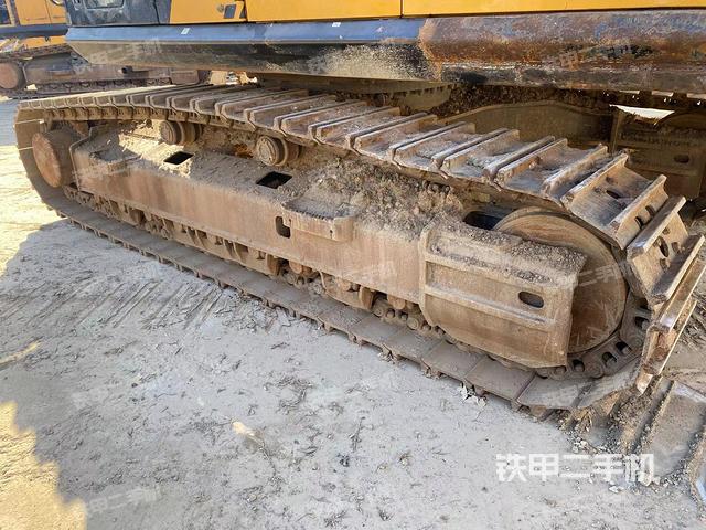 單側(cè)履帶整體（整機(jī)外觀）