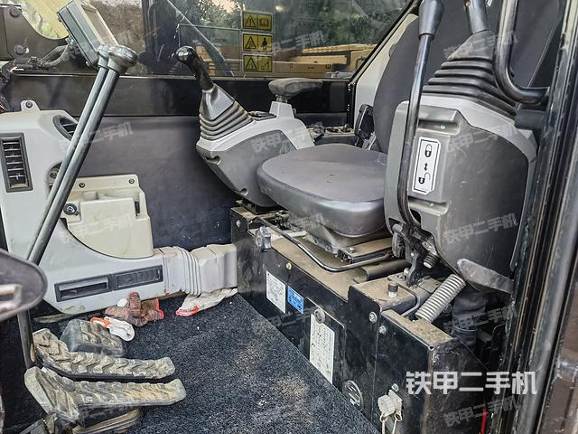 駕駛室整體（整機(jī)外觀）