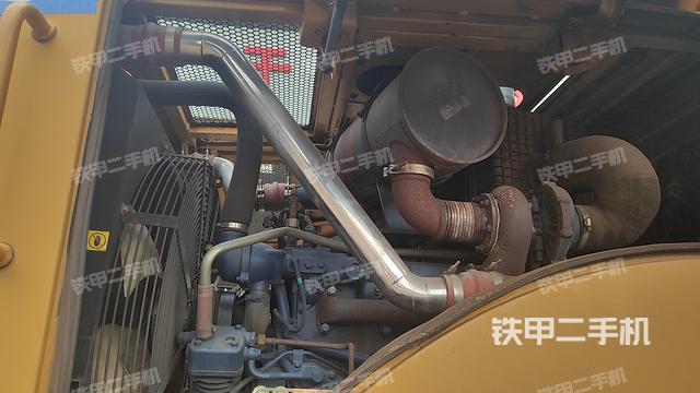 發(fā)動機右側(整機外觀及大件) 發(fā)動機右側(整機外觀及大件)