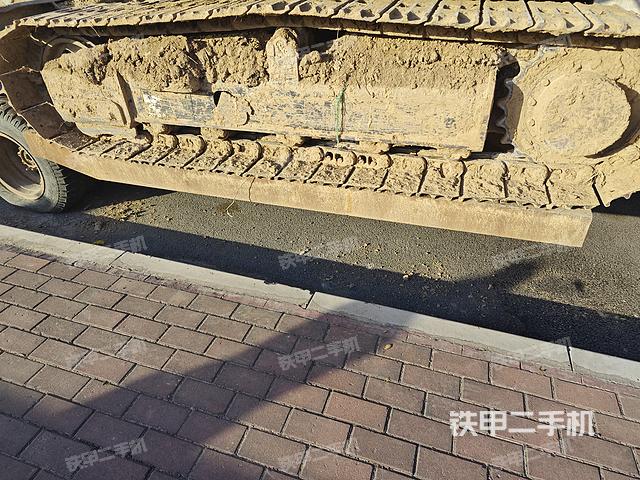 單側(cè)履帶整體（整機(jī)外觀）