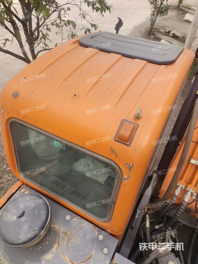 駕駛室頂部（整機(jī)外觀）