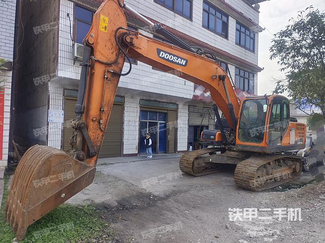斗山DX215-9CN挖掘機(jī)