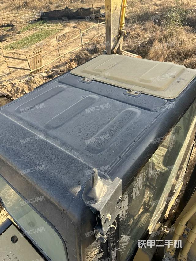 駕駛室頂部（整機(jī)外觀）