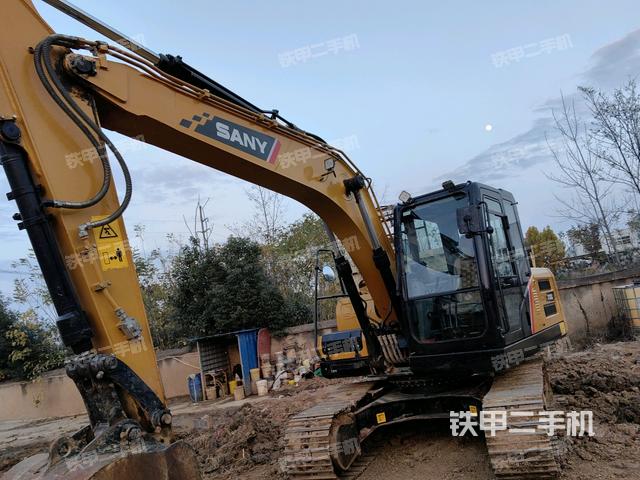 三一重工SY135C挖掘机