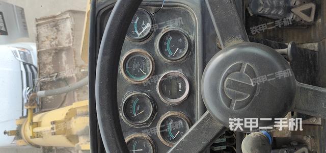 駕駛室操作臺(tái)（整機(jī)外觀及大件）