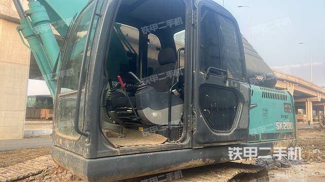 駕駛室整體（整機(jī)外觀）