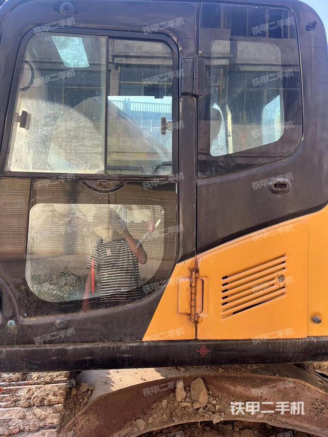 駕駛室整體（整機(jī)外觀）