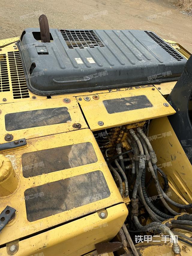 駕駛室頂部（整機(jī)外觀）