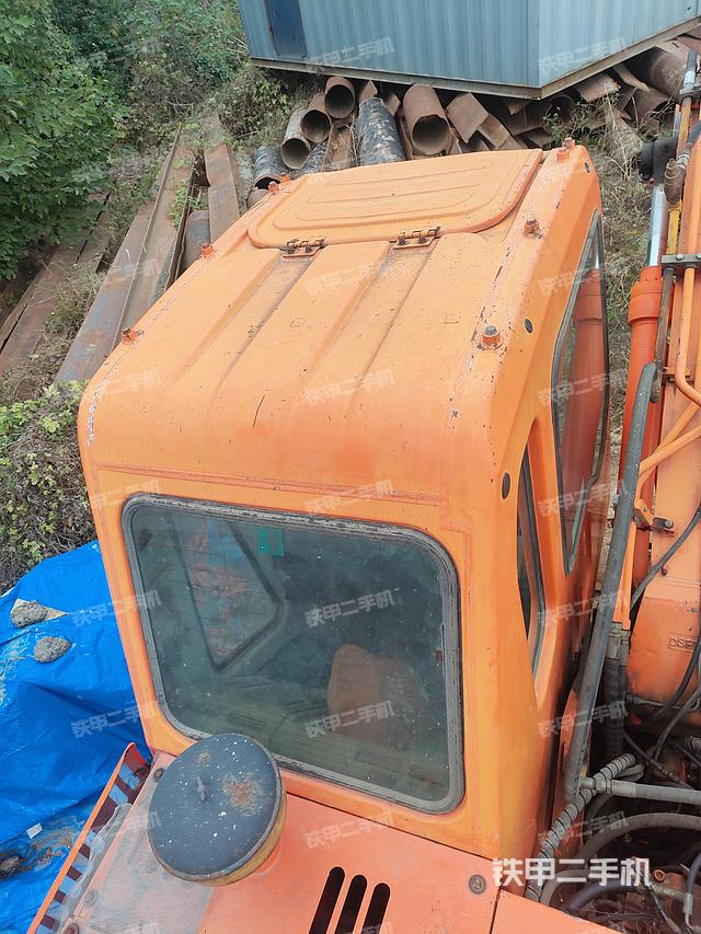 駕駛室頂部（整機(jī)外觀）