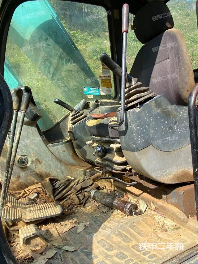 駕駛室整體（整機(jī)外觀）