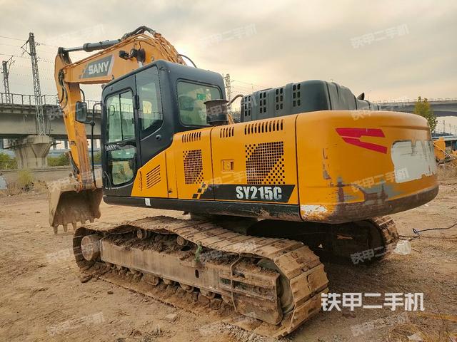 駕駛室整體（整機外觀）