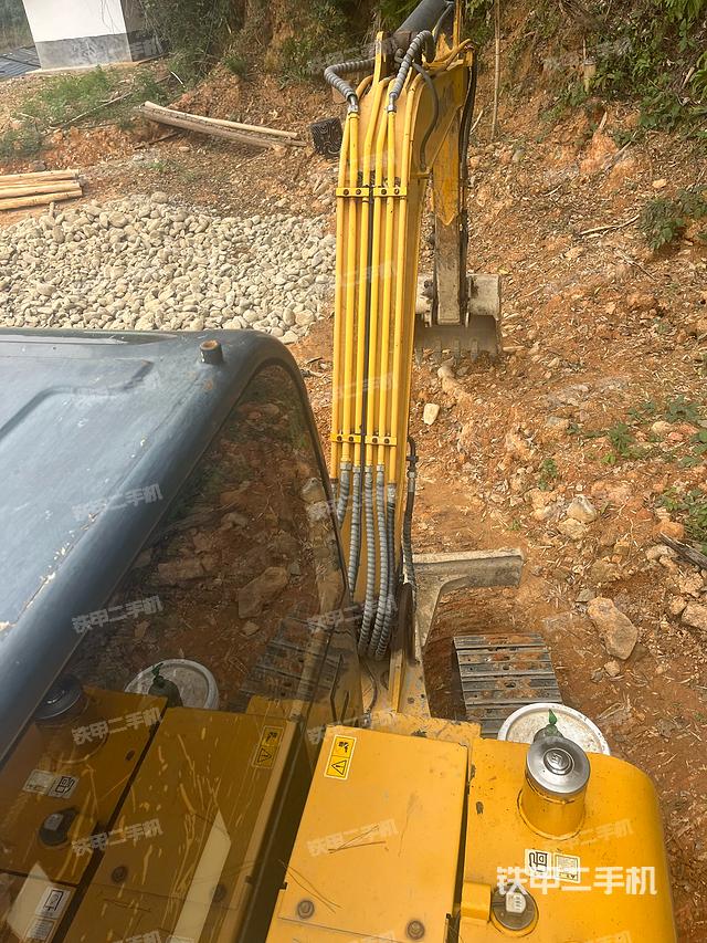 駕駛室整體（整機(jī)外觀）