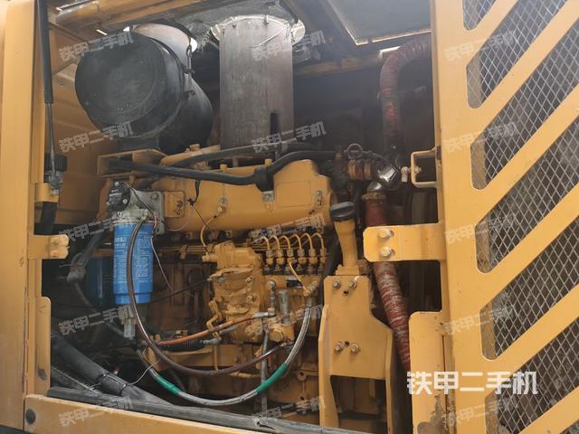 發(fā)動(dòng)機(jī)左側(cè)（整機(jī)外觀及大件）