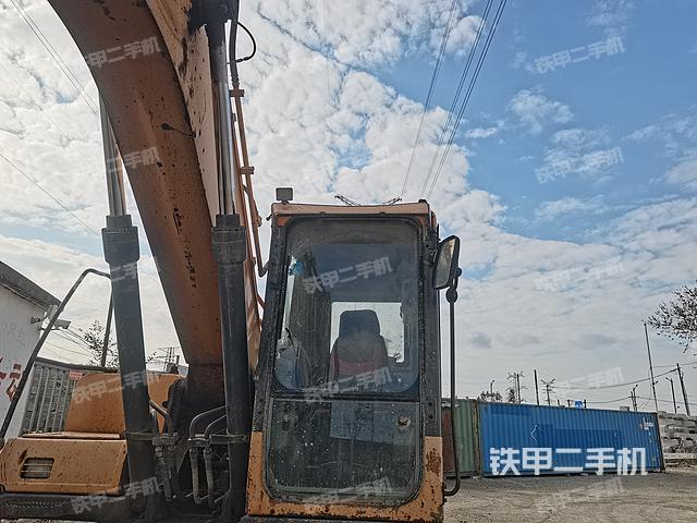 駕駛室頂部（整機(jī)外觀）