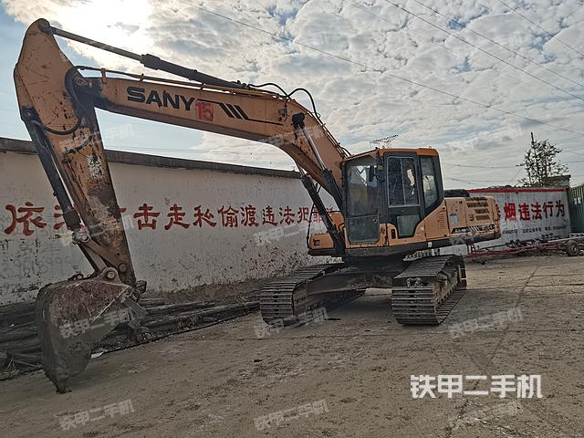 三一重工SY215C-9挖掘機(jī)