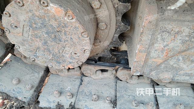 單側(cè)履帶整體（整機(jī)外觀）