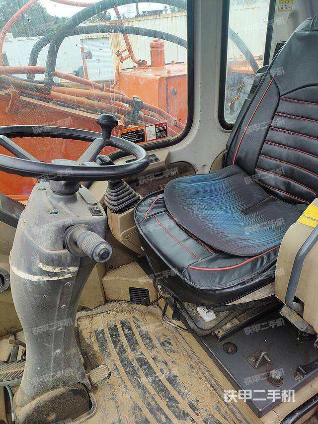 駕駛室整體（整機(jī)外觀）