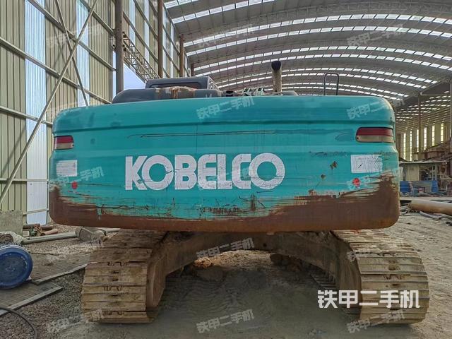 神鋼SK260LC-8挖掘機(jī)