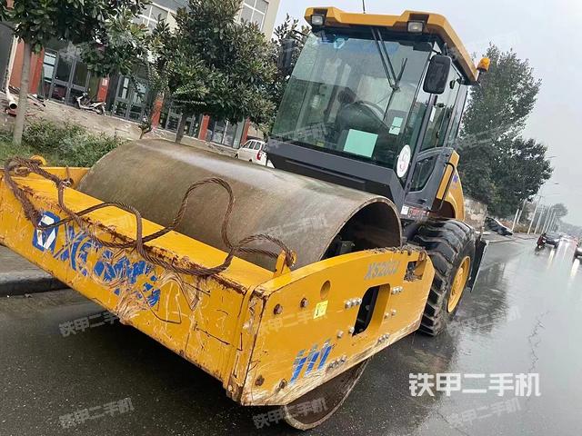 徐工XS263J壓路機(jī)