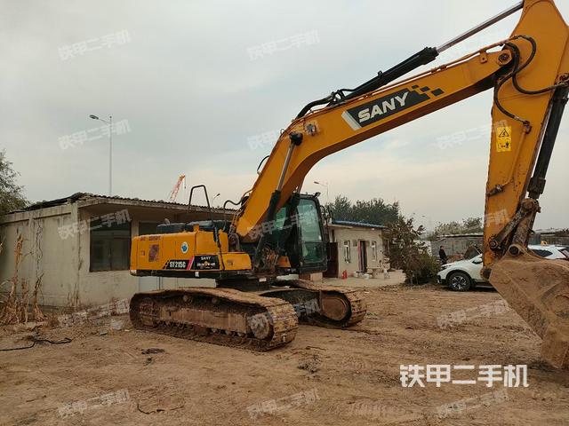 駕駛室頂部（整機外觀）