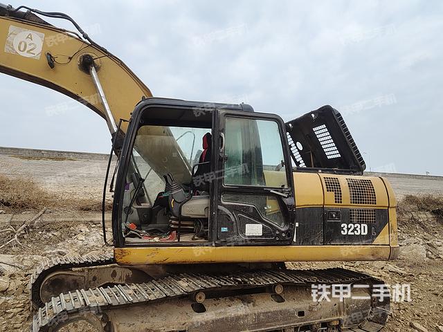 駕駛室整體（整機外觀）