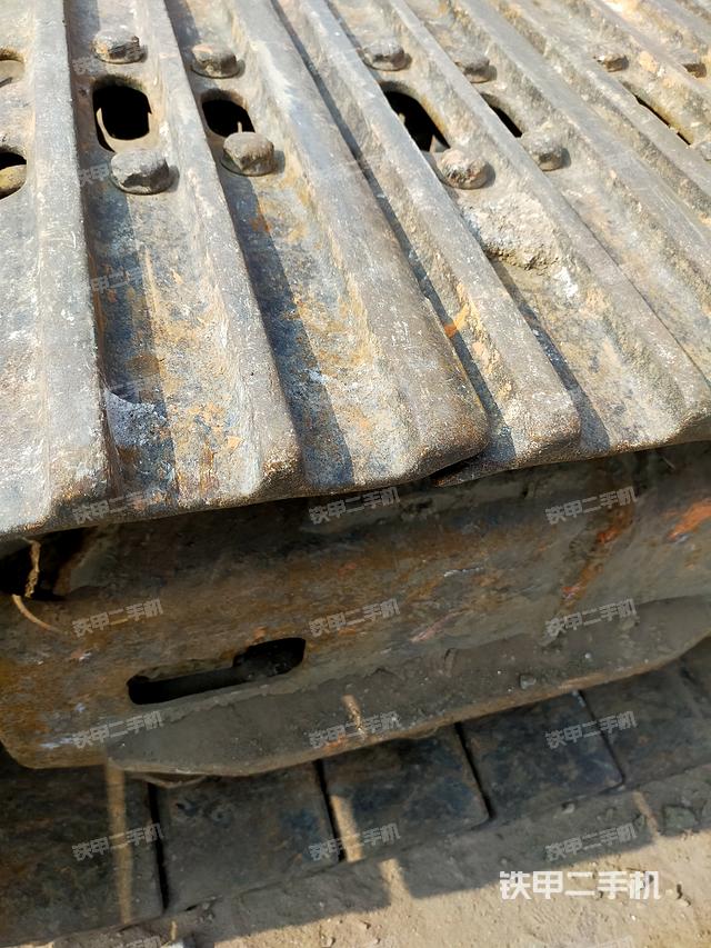 單側(cè)履帶整體（整機(jī)外觀）