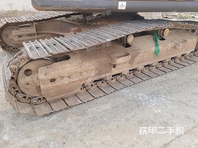 單側(cè)履帶整體（整機(jī)外觀）