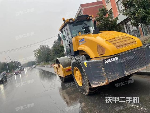 整機右后45°（設(shè)備外觀及核心部件）