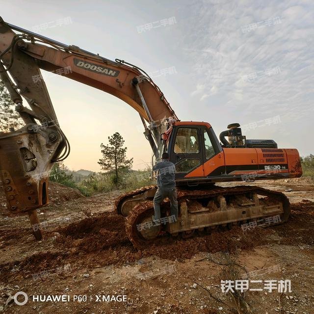斗财DE530-9S挖掘机