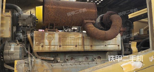 發(fā)動(dòng)機(jī)右側(cè)（整機(jī)外觀及大件）