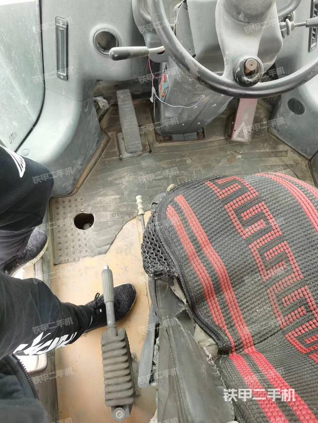 駕駛室操作臺(tái)（整機(jī)外觀及大件）