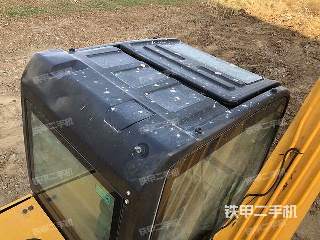 駕駛室頂部（整機外觀）