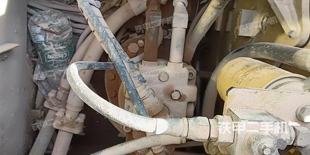 回轉(zhuǎn)馬達和主控閥（整機外觀）