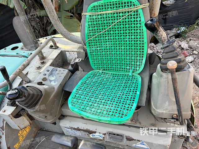 駕駛室整體（整機(jī)外觀）